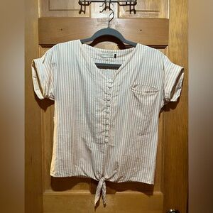 Pretty linen crop shirt
